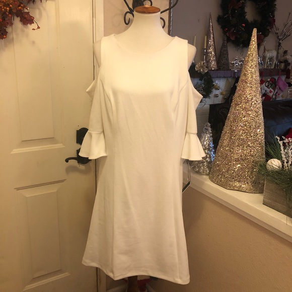 NWT Chic White Cold ShoulderDress Nicole Miller - Picture 3 of 8